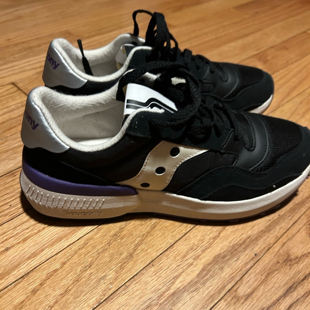 Women’s Saucony Jazz NXT